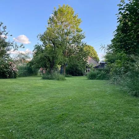 לינה וארוחת בוקר Boudevino 3*