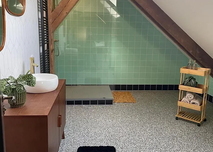 לינה וארוחת בוקר Boudevino 3*