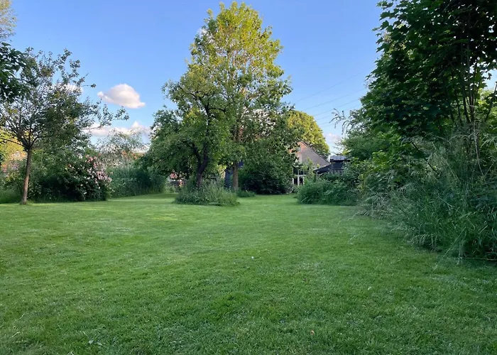 לינה וארוחת בוקר Boudevino 3*