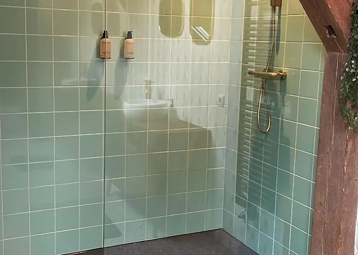 Boudevino לינה וארוחת בוקר 3*